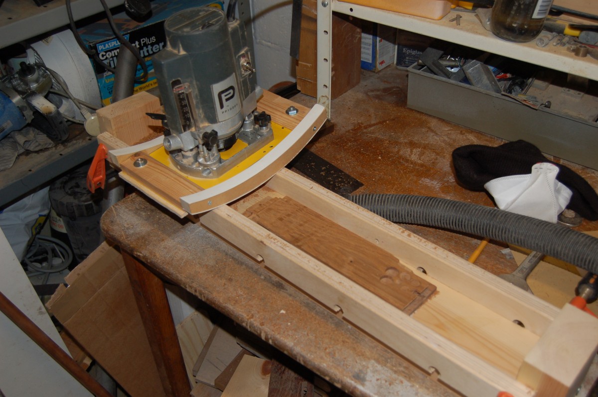 router jig for fretboard radius
