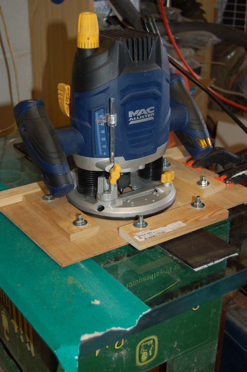 routing the inlay recesses